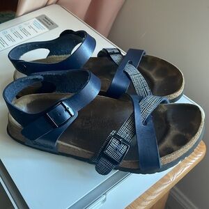 Birki’s By Birkenstock Lille Navy Blue Strap Sandals US 6 / 37